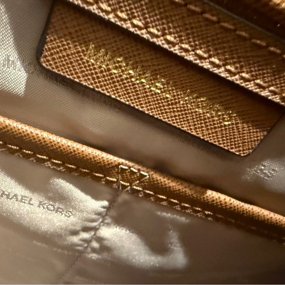 Michael Kors Tote Bag Monogram Large Brown Tan Pockets - Picture 8 of 9